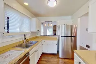 601 Topeka Ct, Carol Stream, IL 60188 - Photo 5