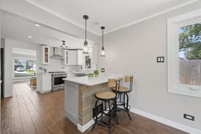 905 N Douglas Avenue, Arlington Heights, IL 60004 - Photo 7