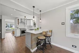 905 N Douglas Ave, Arlington Heights, IL 60004 - Photo 7