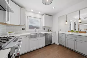 905 N Douglas Ave, Arlington Heights, IL 60004 - Photo 3