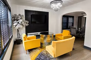 6818 S Wood St, Chicago, IL 60636 - Photo 5