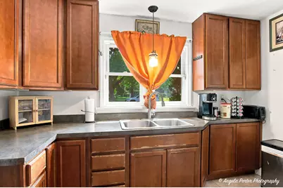 1019 N Madison Street, Woodstock, IL 60098 - Photo 11