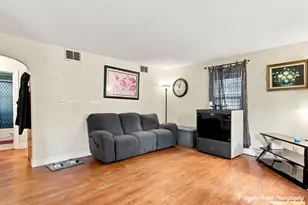 1019 N Madison St, Woodstock, IL 60098 - Photo 7