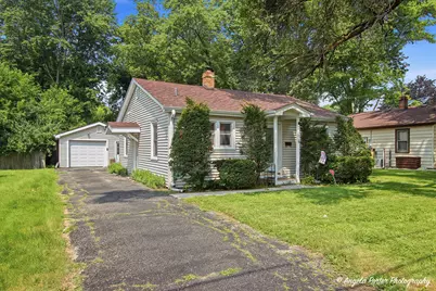 1019 N Madison Street, Woodstock, IL 60098 - Photo 1