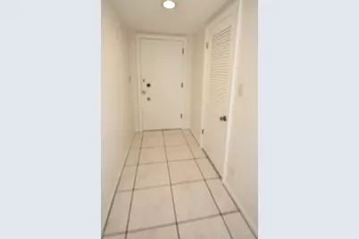 112 Carriage Way Drive #204A, Burr Ridge, IL 60527 - Photo 5