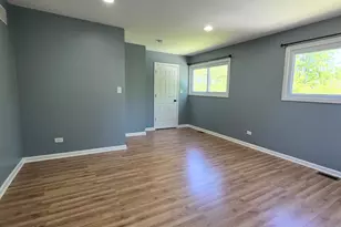 15018 W Russell Rd, Zion, IL 60099 - Photo 17