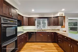 6068 Miller Ln, Lisle, IL 60532 - Photo 7