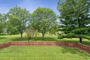 1539 Foxhill Rd, Naperville, IL 60563 - Photo 35
