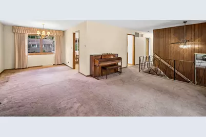1305 E Sanborn Drive, Palatine, IL 60074 - Photo 7