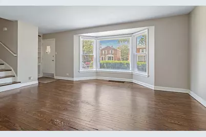 9121 S Utica Avenue, Evergreen Park, IL 60805 - Photo 3