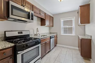 9121 S Utica Avenue, Evergreen Park, IL 60805 - Photo 5