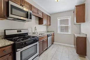 9121 S Utica Ave, Evergreen Park, IL 60805 - Photo 5