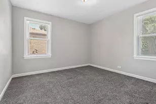 9121 S Utica Ave, Evergreen Park, IL 60805 - Photo 11