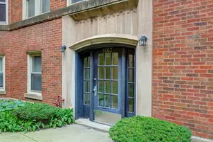 1663 W Pratt Blvd, Chicago, IL 60626 - Photo 3