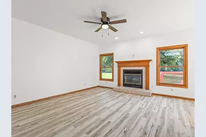 510 Zierke Court, Winnebago, IL 61088 - Photo 5