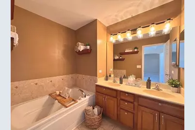 2266 Pembridge Drive, Lake in the Hills, IL 60156 - Photo 9