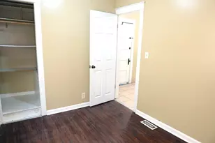 13223 S Buffalo Ave, Chicago, IL 60633 - Photo 9