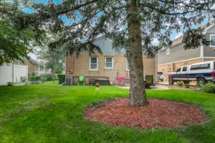10029 S Central Park Ave, Evergreen Park, IL 60805 - Photo 7