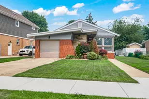 10029 S Central Park Ave, Evergreen Park, IL 60805 - Photo 3