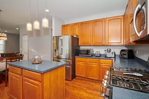 2468 Rosehall Ln, Aurora, IL 60503 - Photo 13