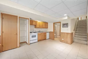 107 Fawn Ln, Elgin, IL 60120 - Photo 23