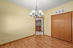 107 Fawn Ln, Elgin, IL 60120 - Photo 7