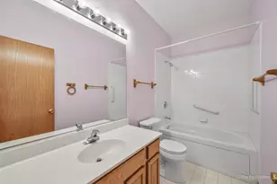 107 Fawn Ln, Elgin, IL 60120 - Photo 17