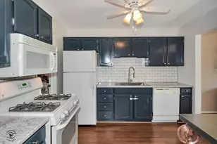 2158 Sunderland Ct, Naperville, IL 60565 - Photo 9