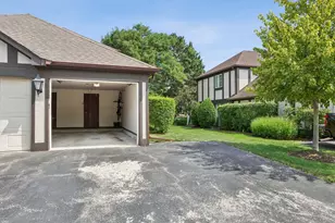 230 Windsor Ln, Willowbrook, IL 60527 - Photo 15