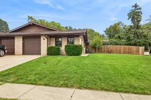 131 Innsbrook Dr, Streamwood, IL 60107 - Photo 1