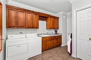 610 Grant Ct, Burr Ridge, IL 60527 - Photo 35