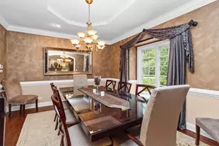 610 Grant Ct, Burr Ridge, IL 60527 - Photo 9
