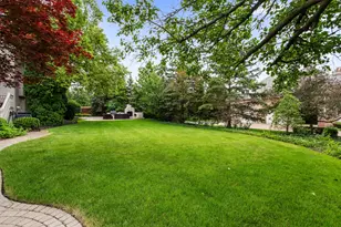 610 Grant Ct, Burr Ridge, IL 60527 - Photo 33