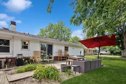 680 Brantwood Court, Elk Grove Village, IL 60007 - Photo 19