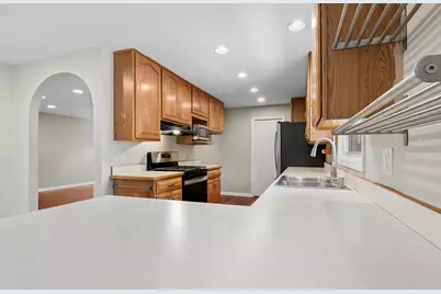 680 Brantwood Court, Elk Grove Village, IL 60007 - Photo 9