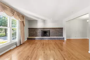 933 W Gilbert Ave, Palatine, IL 60067 - Photo 5