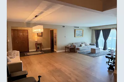 129 S Spruce Avenue #104, Wood Dale, IL 60191 - Photo 5