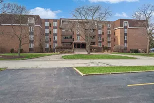 129 S Spruce Ave, Wood Dale, IL 60191 - Photo 1