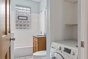 2839 N Sawyer Ave, Chicago, IL 60618 - Photo 21