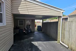 9642 Normandy Ave, Oak Lawn, IL 60453 - Photo 3