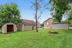 208 W Nippersink Rd, Round Lake, IL 60073 - Photo 15