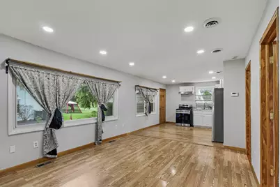 208 W Nippersink Road, Round Lake, IL 60073 - Photo 3