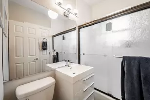 3214 W Berteau Ave, Chicago, IL 60618 - Photo 9