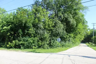 31918 Hillside Dr, Lakemoor, IL 60051 - Photo 1