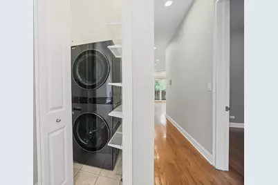 2920 N Damen Avenue #2, Chicago, IL 60618 - Photo 9