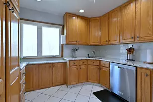 10301 Panoramic Dr, Franklin Park, IL 60131 - Photo 7