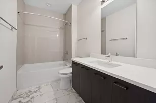 1045 W Cornelia Ave, Chicago, IL 60657 - Photo 11