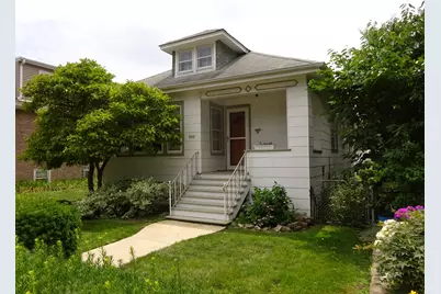 5645 W Ainslie Street, Chicago, IL 60630 - Photo 1