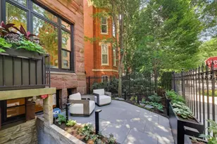 45 E Division St, Chicago, IL 60610 - Photo 5