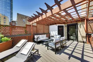45 E Division St, Chicago, IL 60610 - Photo 41